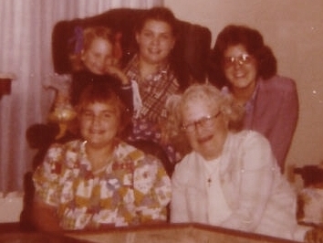 GrannyWaybacChristmas1976a