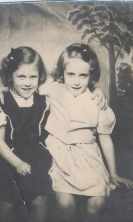 Waybac.1940s.Maryann.and.cousin