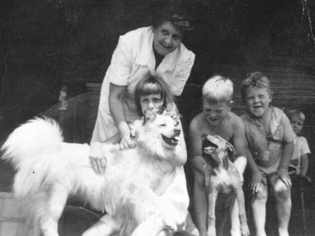 Waybac.1945.Maryann.Family