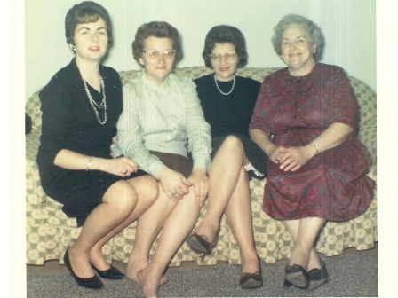 Waybac.1965.12.XmasMorganGals