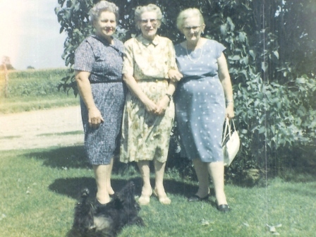 Waybac.1965.Summer.GGMmorgan.Aunts.Inez.and.Jo