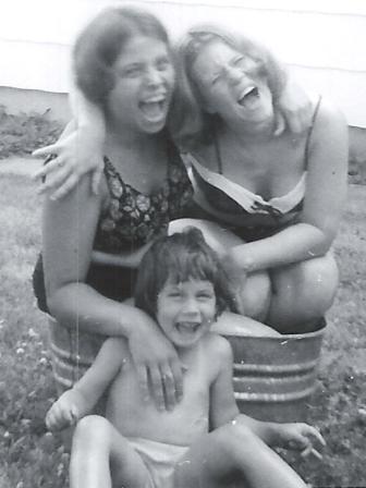 Waybac.1966.08.MomBrendaCathy