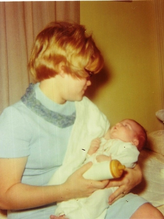 Waybac.1968.12.MomTom.Bottle