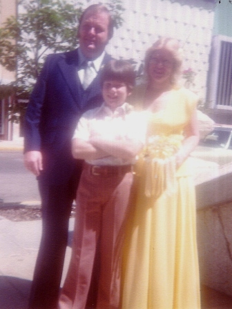 Waybac.1978.06.09.Mom.Dad.Tom.Wedding