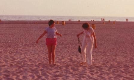  Waybac.1985.Dee.MomO.Beach 