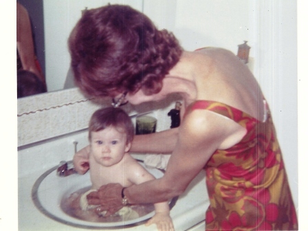 waybac.1969.midge.tom.sinktub.jpg