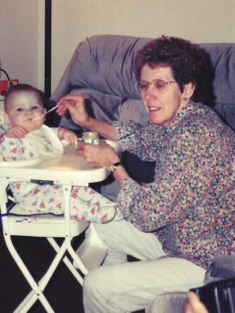 waybac.1996.08.gmom.feed.jpg